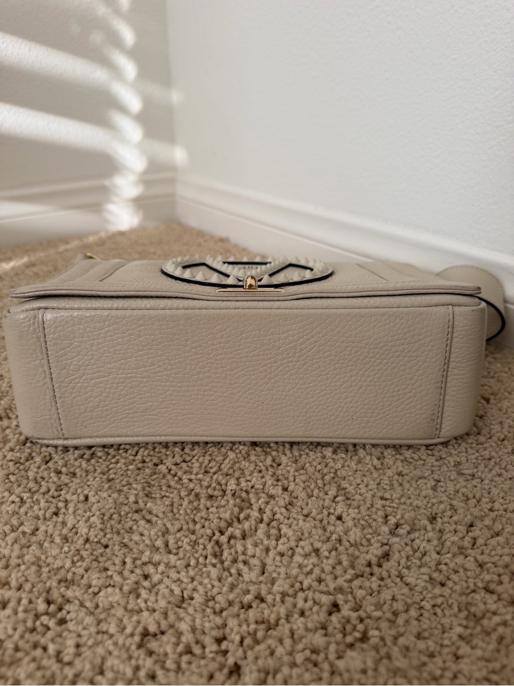 Valentino By Mario Valentino Cream Pebbled Leather Shoulder Bag with V Logo - Picture 14 of 15